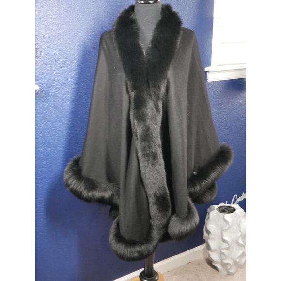 Stunning Cashmere Cape with Fox Fur trim Coat Jacket Wrap - Picture 2 of 6